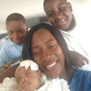 Meet your Posher, Ysaura